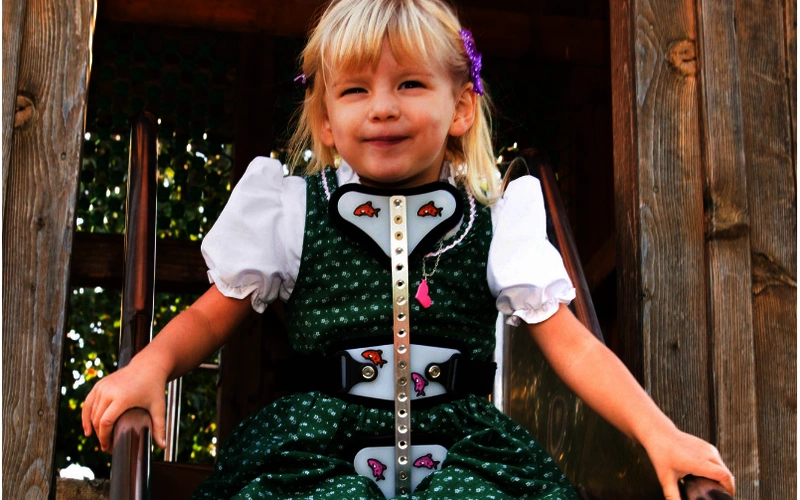 MKS-Rueckenorthese-Kinderorthese-Orthese-FiNiFuchs