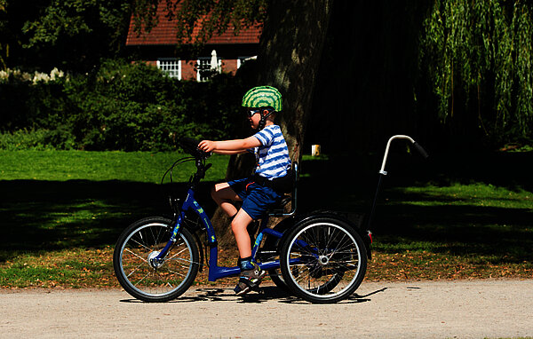 Momo Therapierad Dreirad Kindertherapierad FiNiFuchs