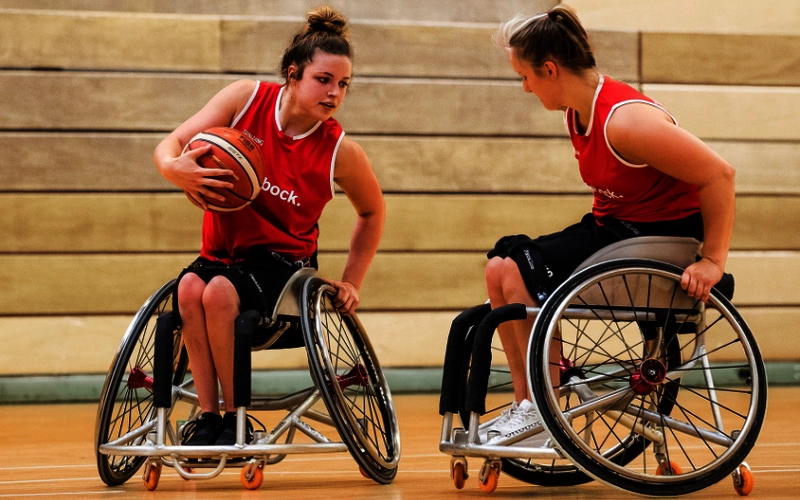 Invader Basketball Ultralight-Sportrollstuhl-Teanager-FiNiFuchs