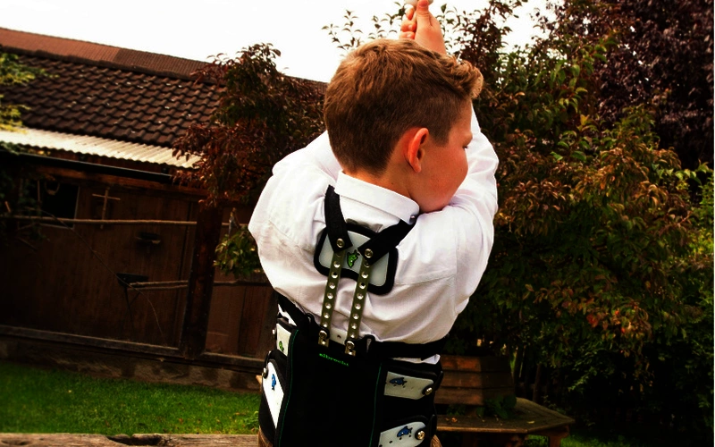 MKS-Fort-Plus-Rueckenorthese-Kinderorthese-Orthese-FiNiFuchs