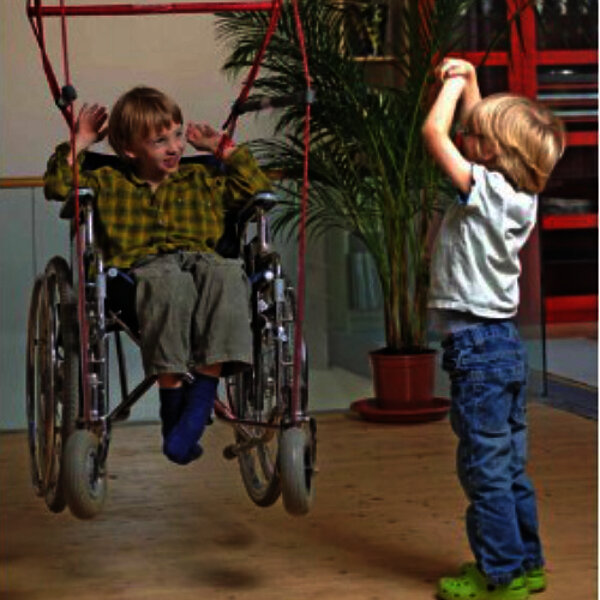mobile-rollstuhlschaukel-fuer-kinder und erwachsene