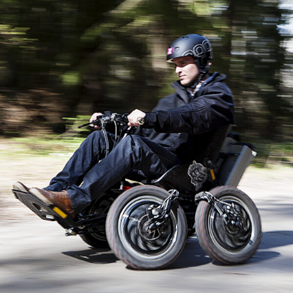 Elektrokinderrollstuhl Zoom Elektrofahrzeug Kinderhilfsmittel FiNiFuchs