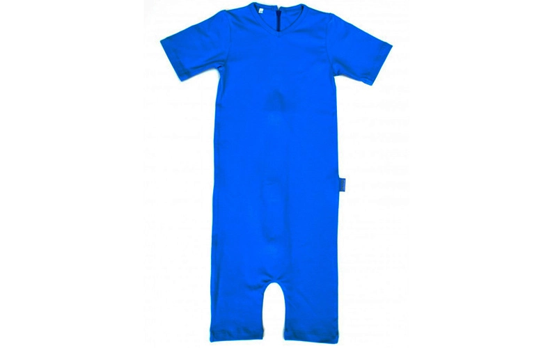 body reissverschluss auf der rueckseite kurzarm kurze hosenbeine Pien Polle