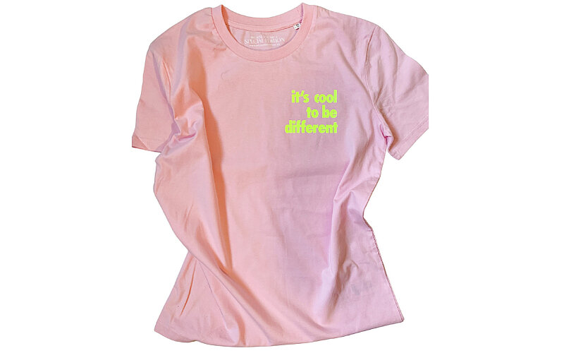 It s cool to be different T-Shirt 22Shari
