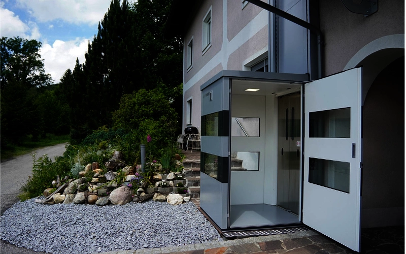 Senkrechtlift QuattroPorte