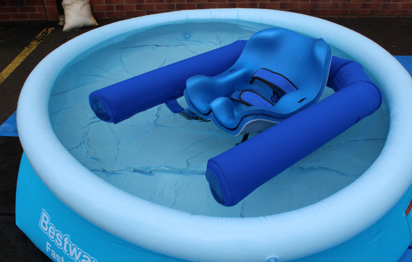 Schwimmhilfe Hydro Pod Kinder mit Behinderung Specialised Orthotic Services FiNiFuchs