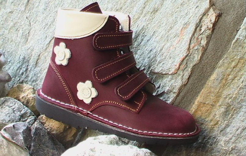 Therapieschuhe Orthesenschuhe Kinder FiNiFuchs